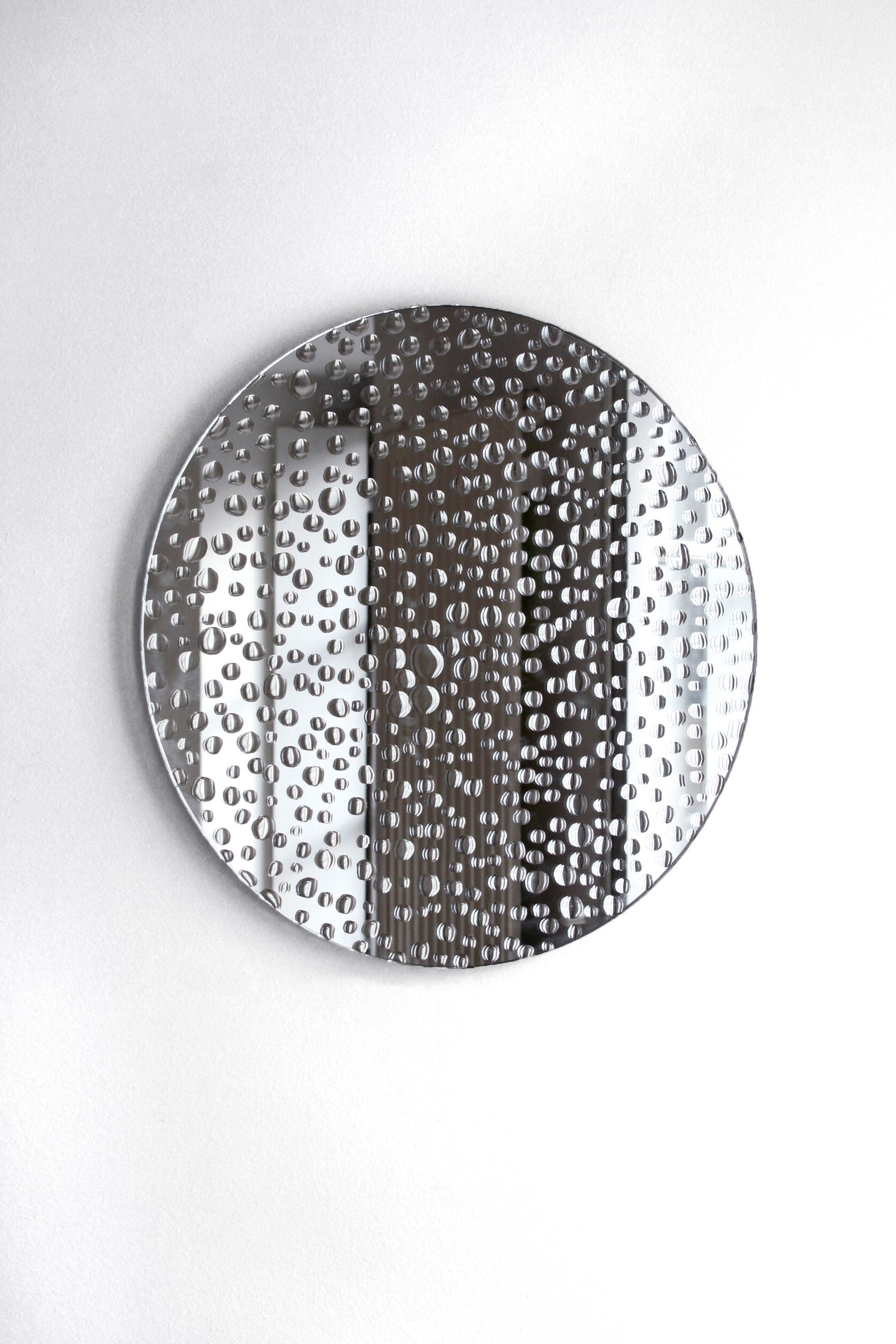 Round Minimal Wall Mirror