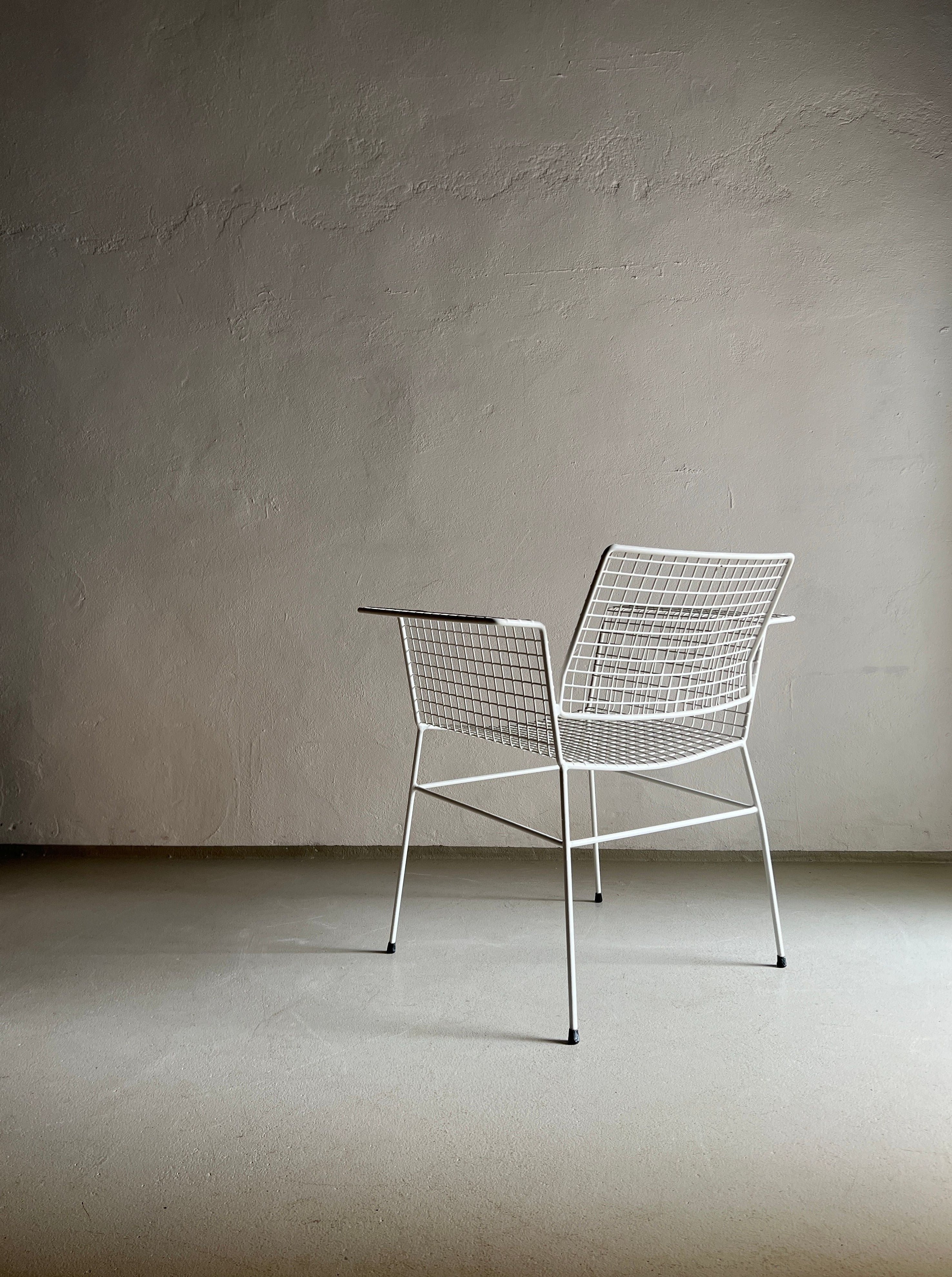 White Metal Wire Chair - Image 3
