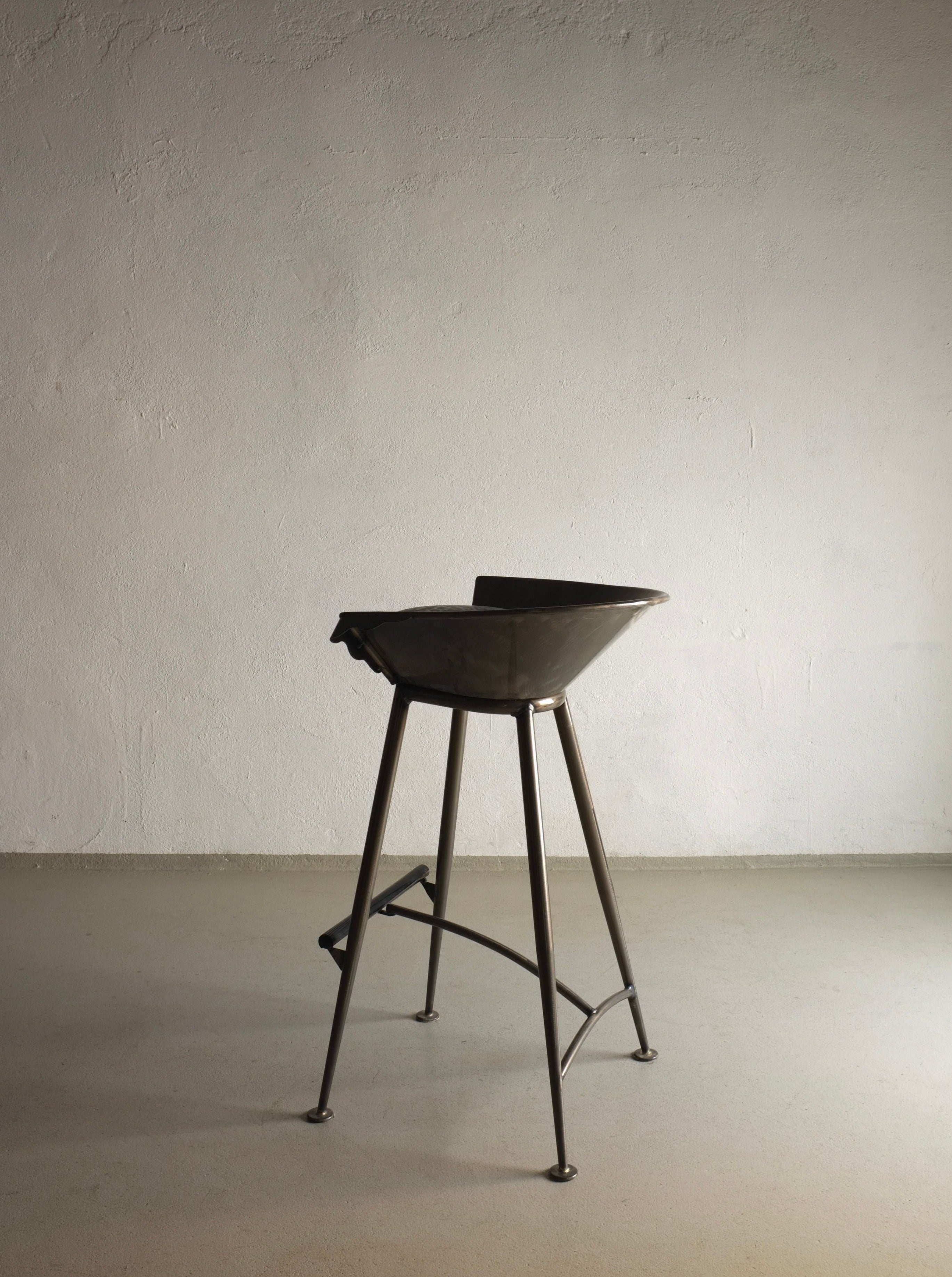Set of 2 Brutalist Cast Metal Bar Stools - Image 4