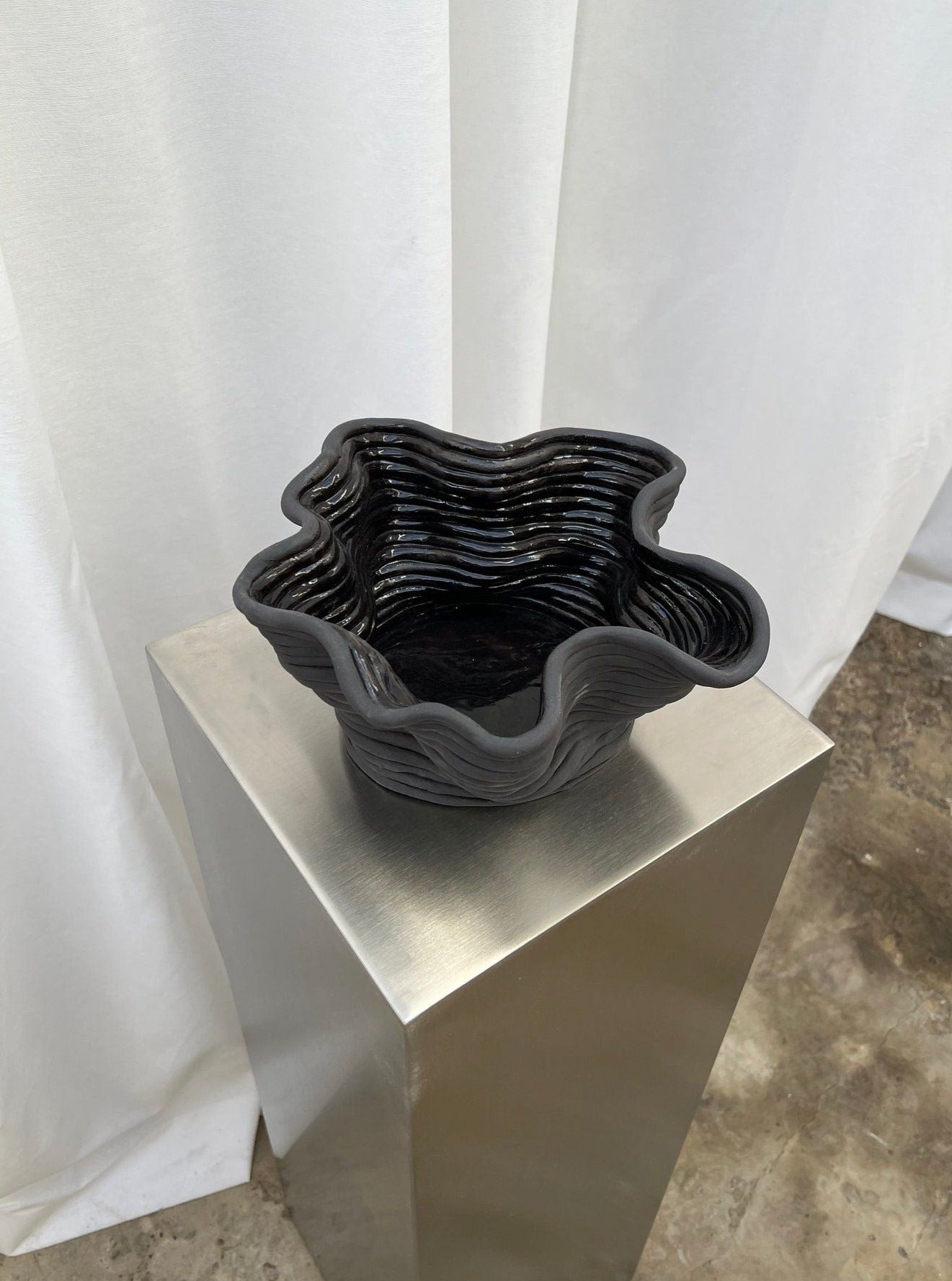 Black Wavy Ceramic Display Bowl - Image 3