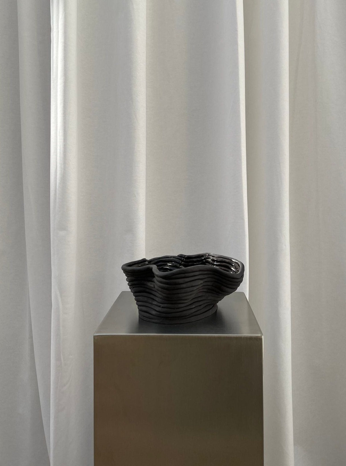 Black Wavy Ceramic Display Bowl - Image 2