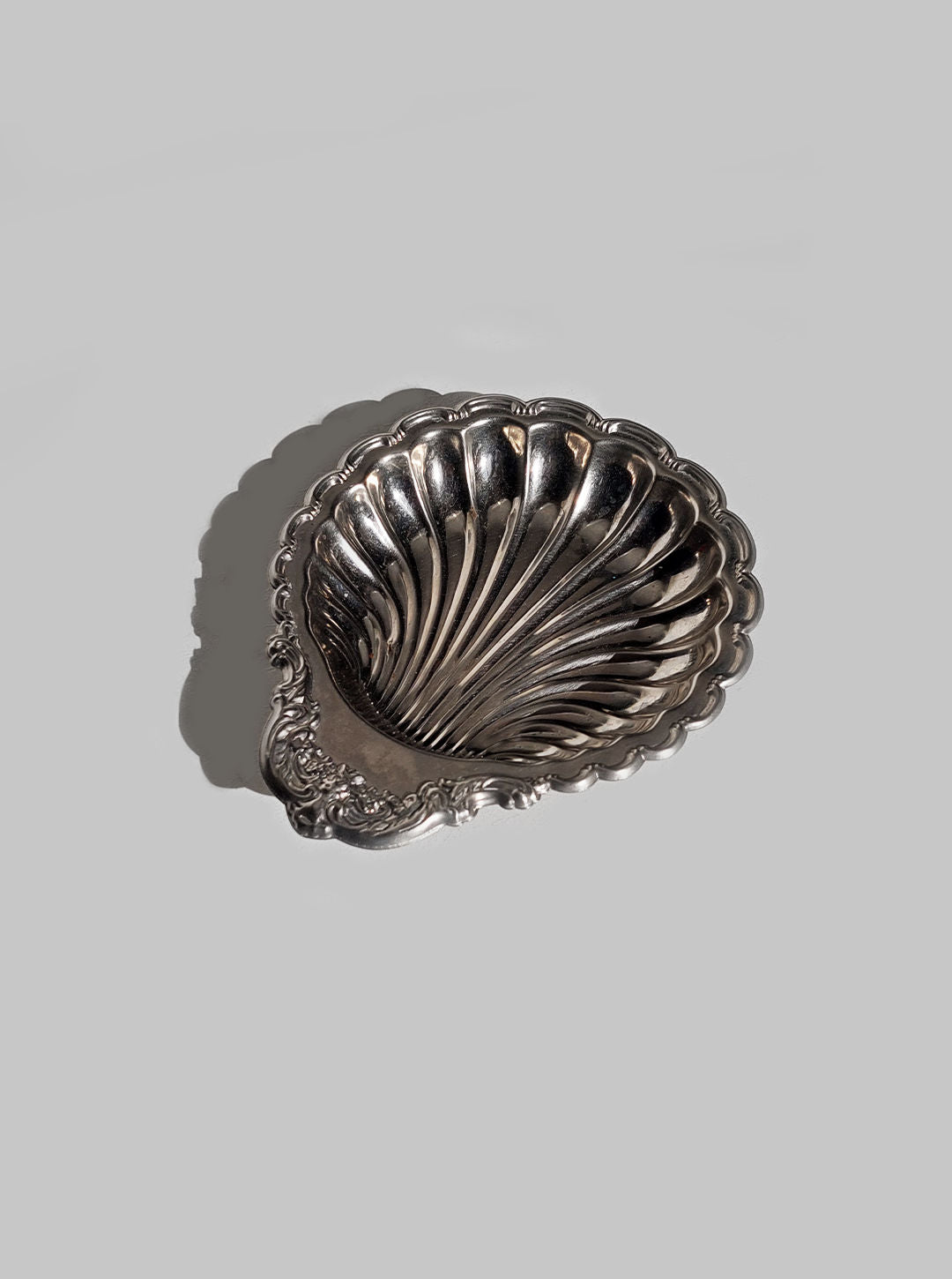 Shell-Shaped Catchall Tray - Image 3