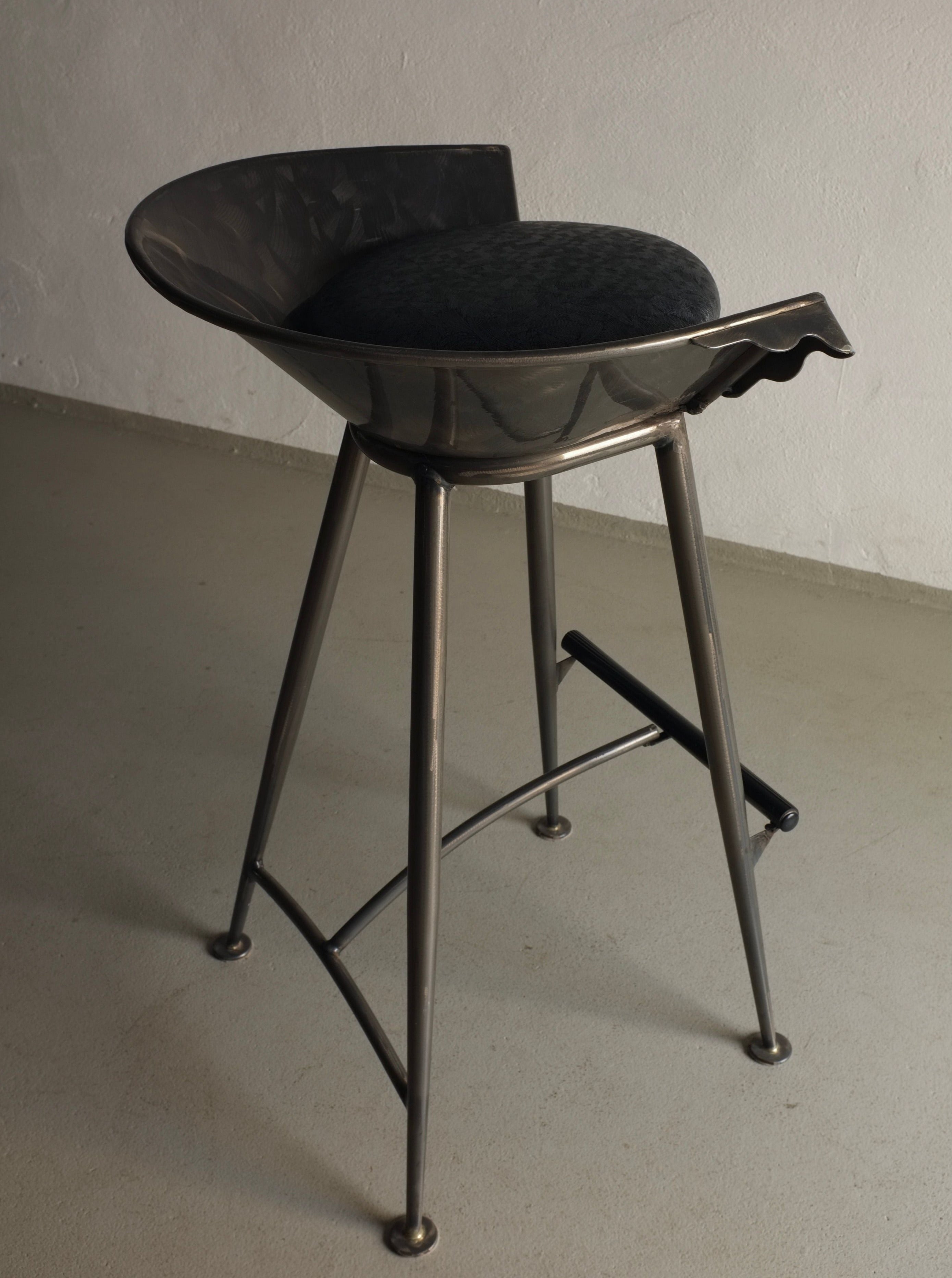 Set of 2 Brutalist Cast Metal Bar Stools - Image 7